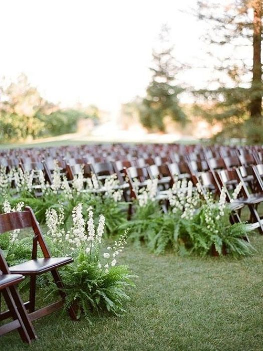 39 Charming Farmhouse Wedding Decor Ideas For Your Big Day 26 Earthy Rustic Farmhouse Wedding Decor For Aisle
