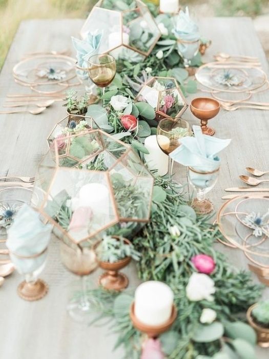 39 Charming Farmhouse Wedding Decor Ideas For Your Big Day 34 Farmhouse Wedding Decor Table With Copper Elements