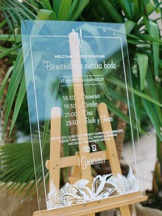 Top 42 Best Minimalist Wedding Decor To Celebrate Your Day 60 Minimalist Wedding Decor For Transparent Welcome Sign