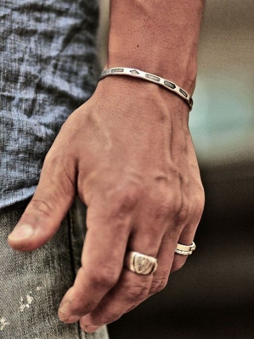 40 Best Engagement Party Gifts From Parents For Any Couples 39 Engagement Party Gifts From Parents - Unique Bracelet