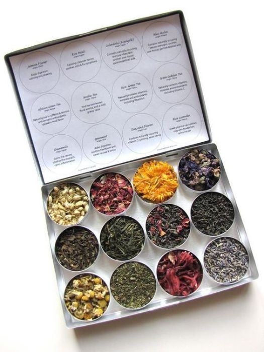 40 Best Engagement Party Gifts From Parents For Any Couples 10 Engagement Party Gifts From Parents - Set Tea