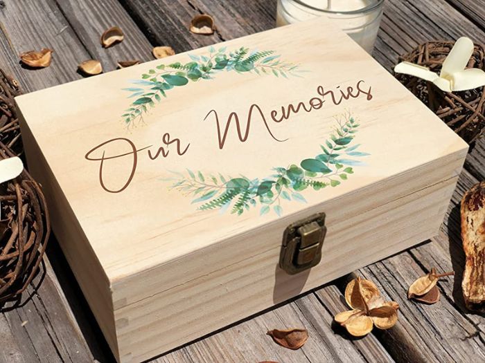 40 Best Engagement Party Gifts From Parents For Any Couples 3 Engagement Party Gifts From Parents - Keepsake Box