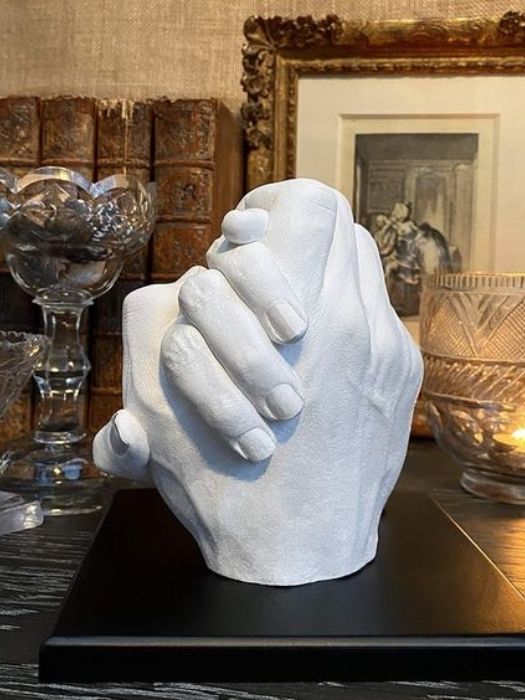 The 40 Awesome Engagement Gifts For Friends You Should Know 33 DIY Couples Hand Casting