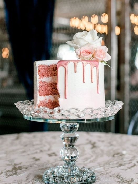 The 40 Awesome Engagement Gifts For Friends You Should Know 14 Champagne-Inspired Wedding Cake