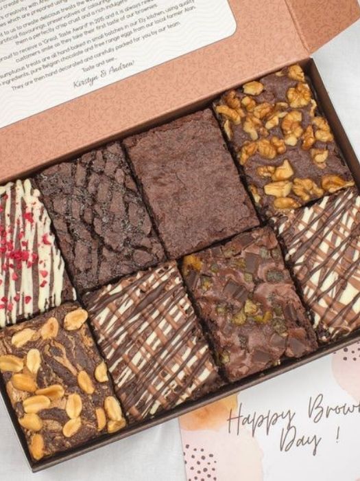 The 40 Awesome Engagement Gifts For Friends You Should Know 10 Gifts With Delicious Snack Selection