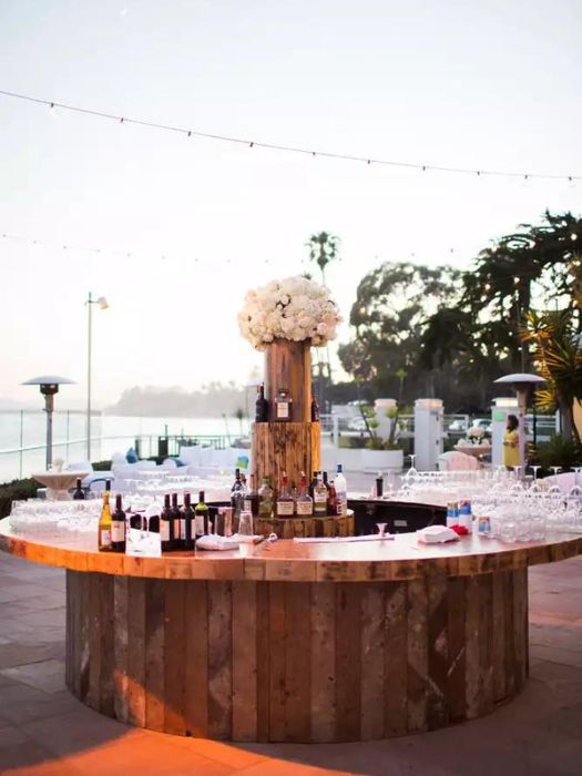 35 Perfect Wedding Cocktail Table Decor You Can Afford 31 Circle Party Wedding Cocktail Tables Decor