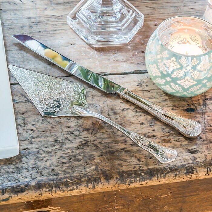 30 Extraordinary Wedding Cake Cutting Set Ideas In 2022 7 Vintage-Inspired Silver Cake Knife And Set